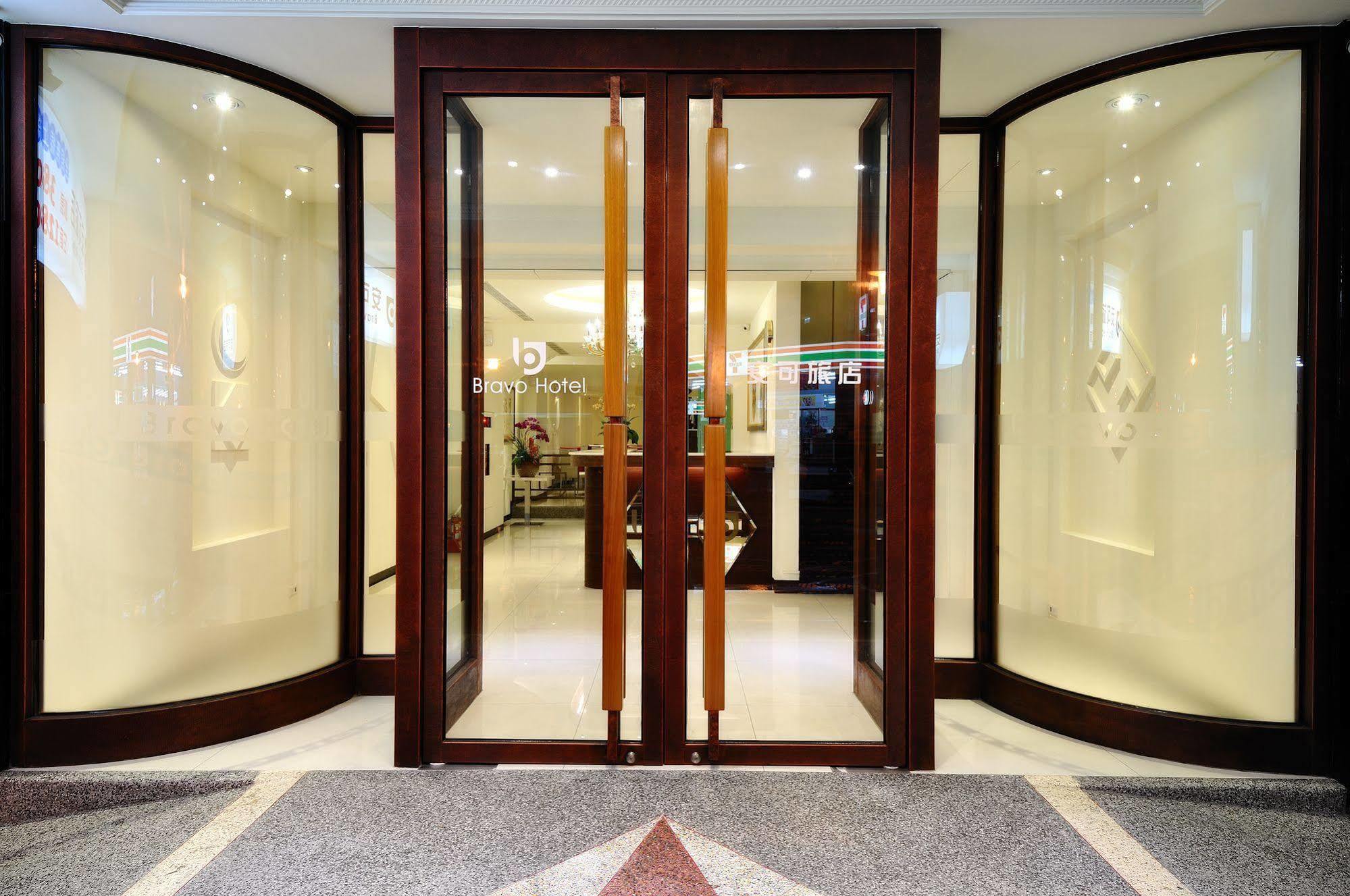 Bravo Hotel Taichung Exterior photo